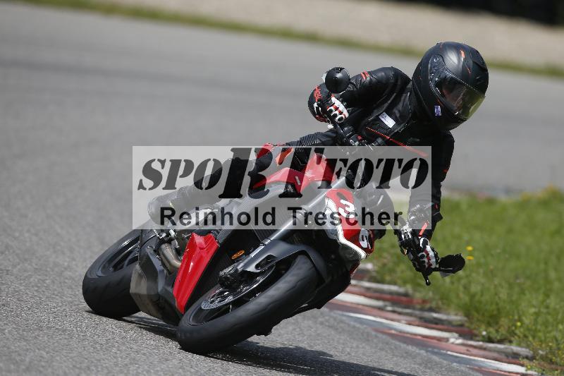 /Archiv-2024/29 12.06.2024 MOTO.CH Track Day ADR/Gruppe blau/36